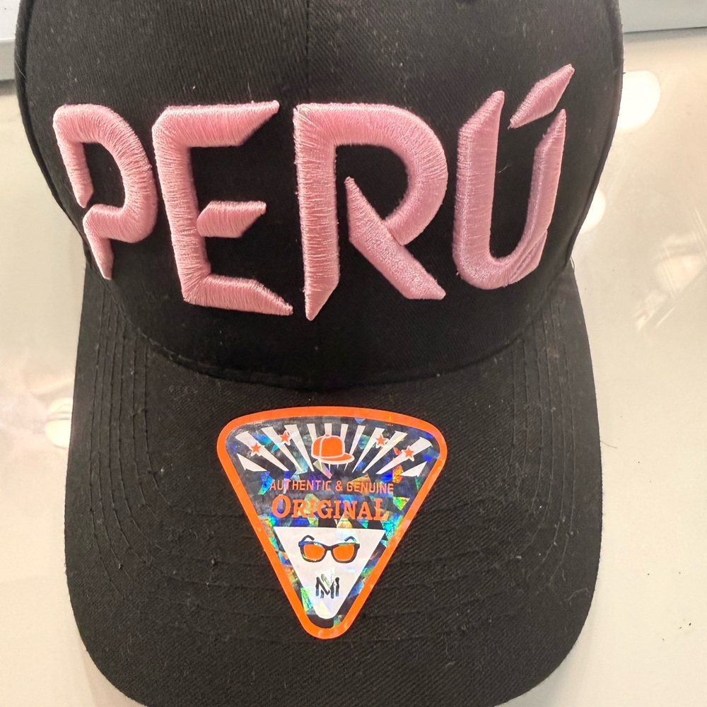 Black and Pink “PeRu” Cap